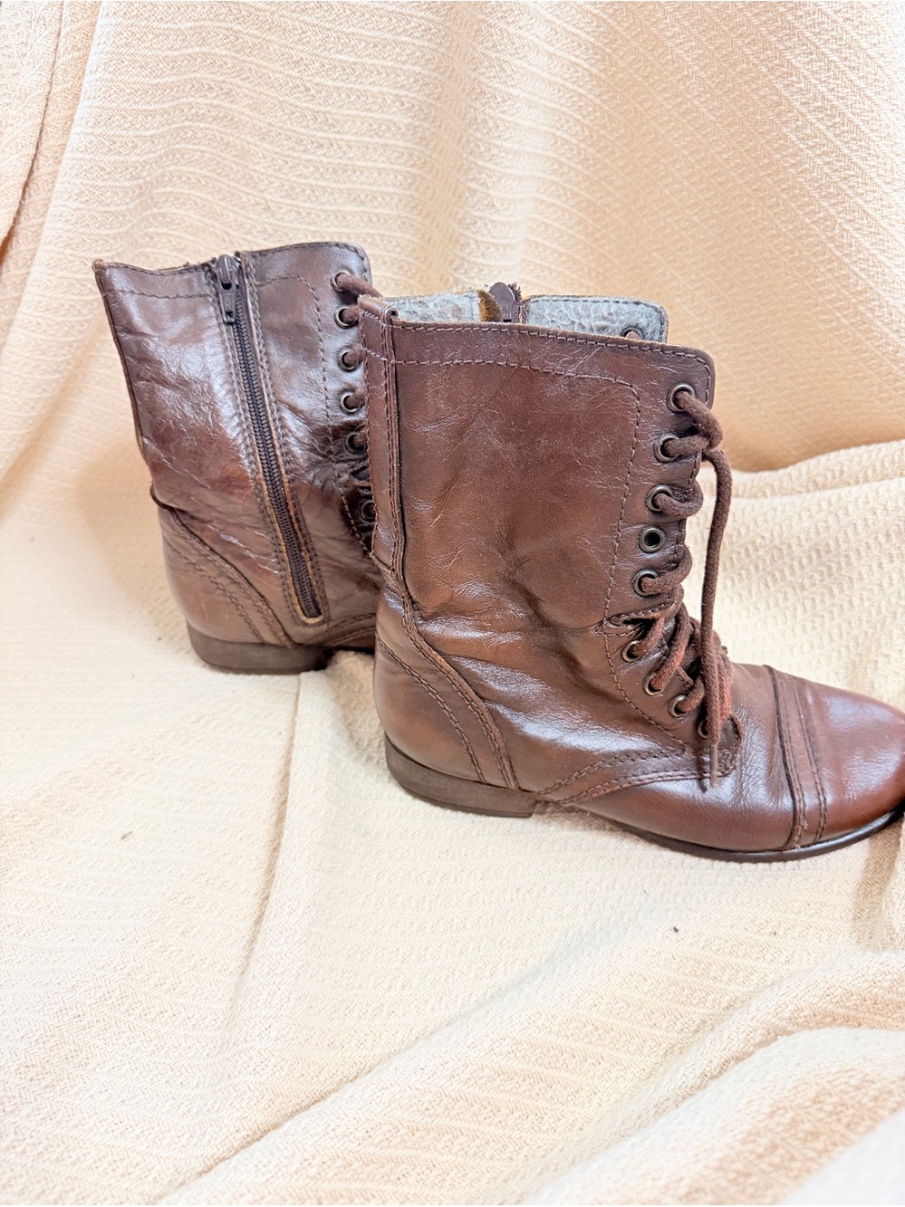 Steve Madden Brown Lace-Up Leather Ankle Boots